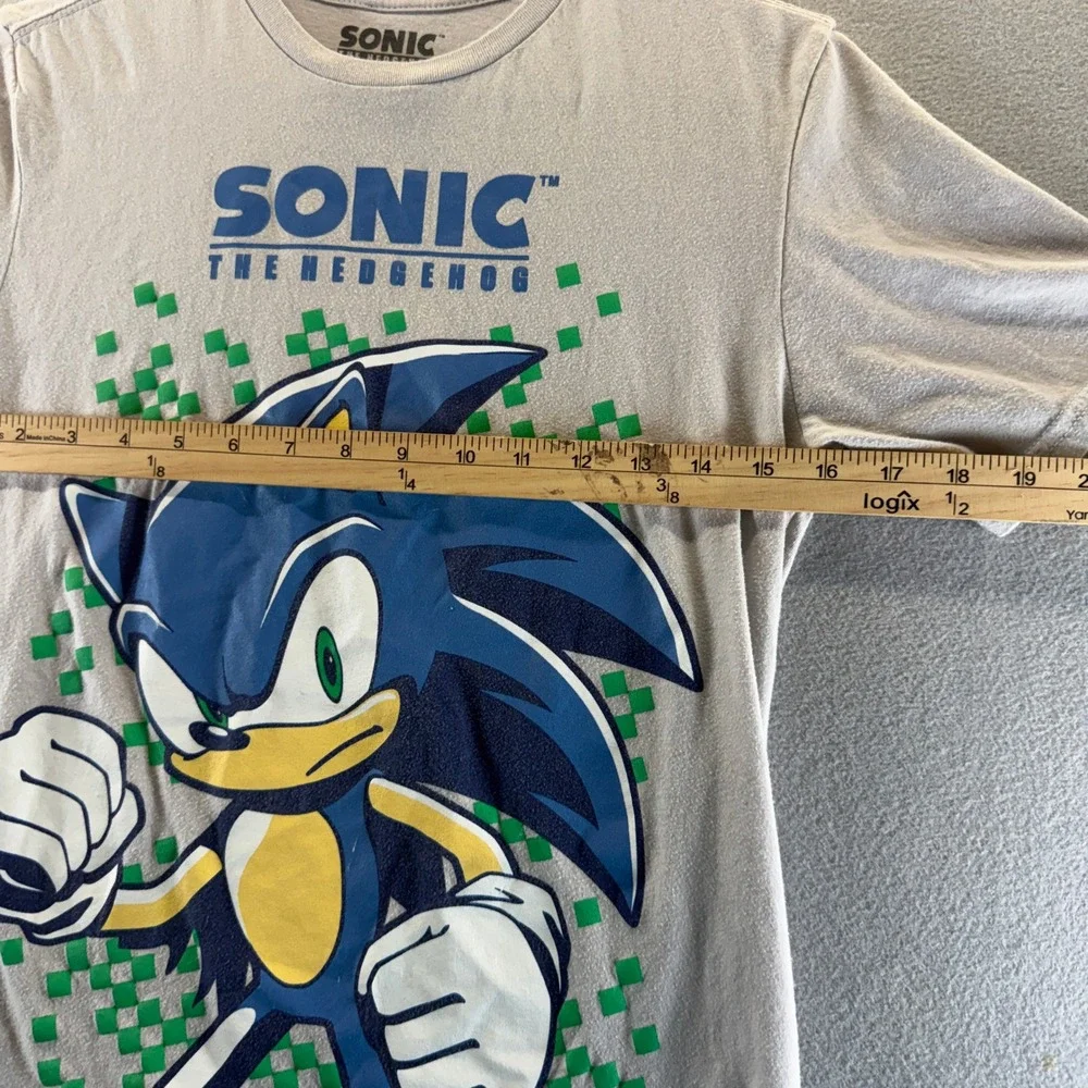 Sonic The Hedgehog Boys XL 14/16 Gray Graphic T-Shirt Sega Pixel Background 544